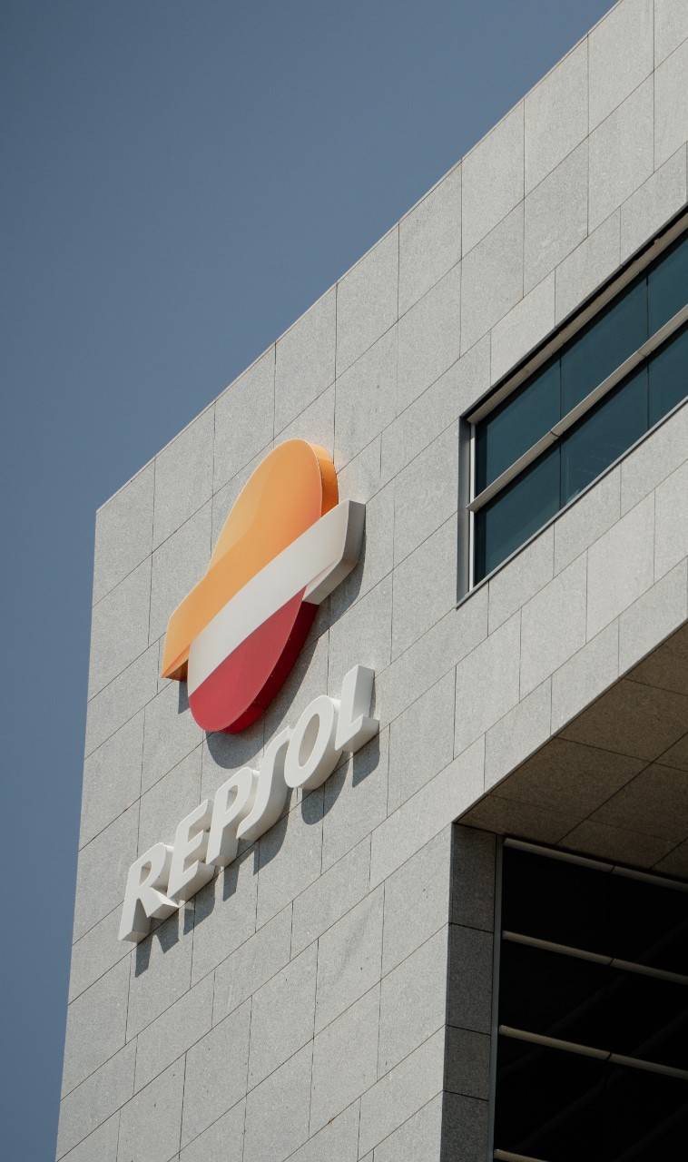 Repsol sede vertical.jpg