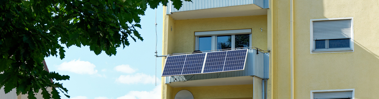 Painéis solares para varandas: guia completo e informações essenciais  